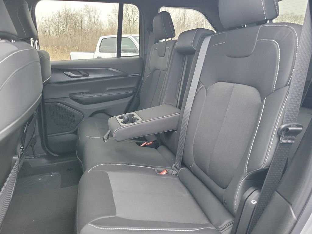 New 2026 Silver Zynith Jeep Laredo image 10