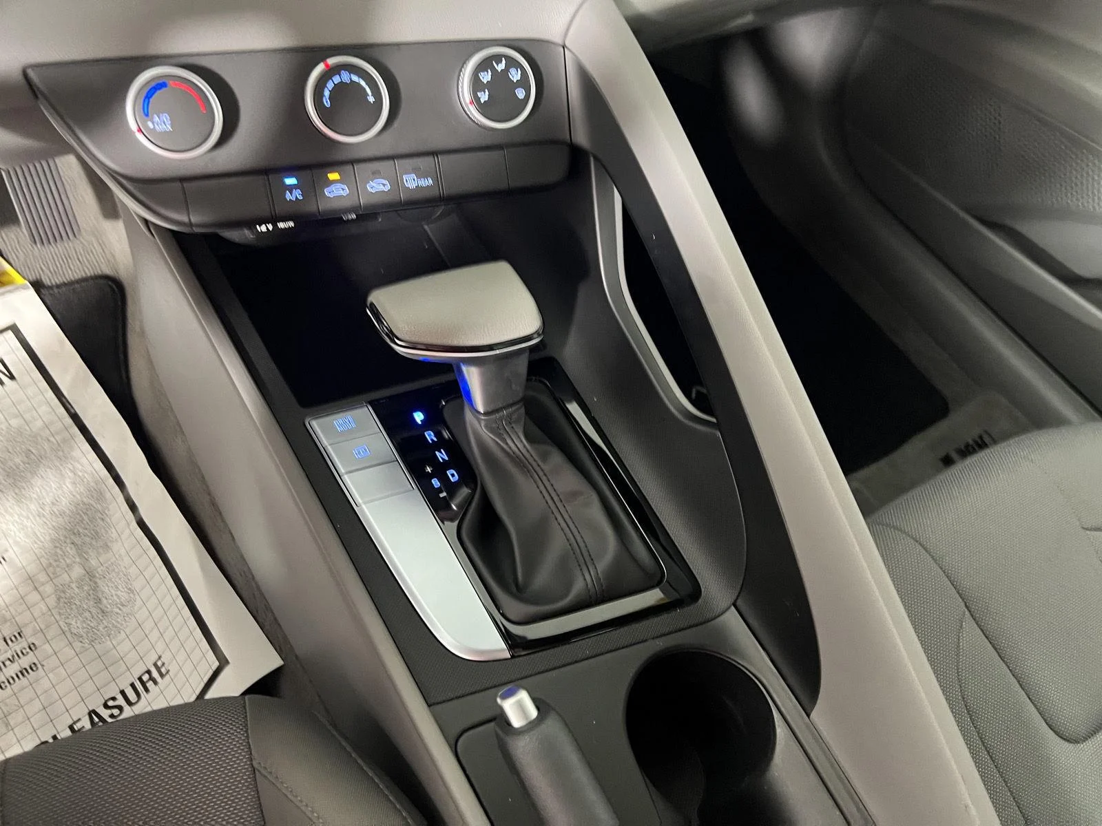 Used 2024 Abyss Black Hyundai SE image 5