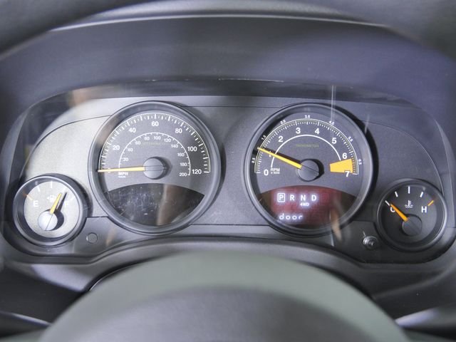 Used 2015 Gray Jeep Altitude image 27
