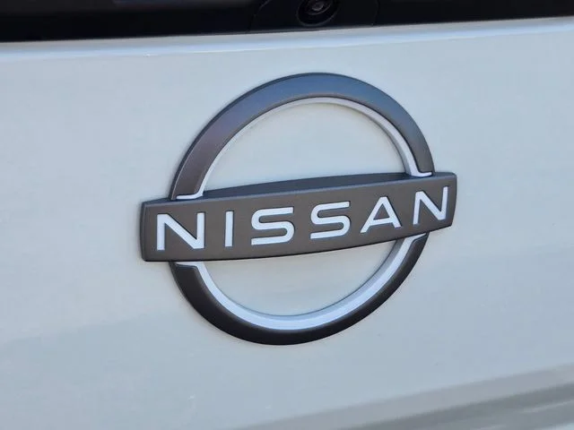 Used 2025 White Nissan S image 16