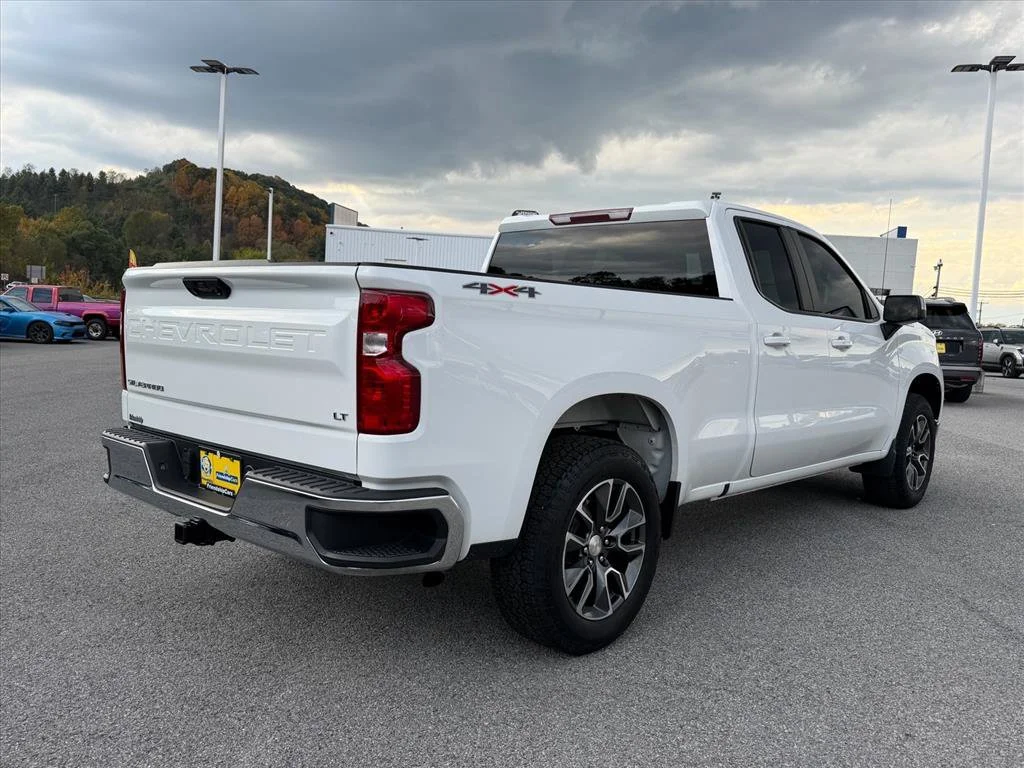 Used 2024 White Chevrolet LT image 10