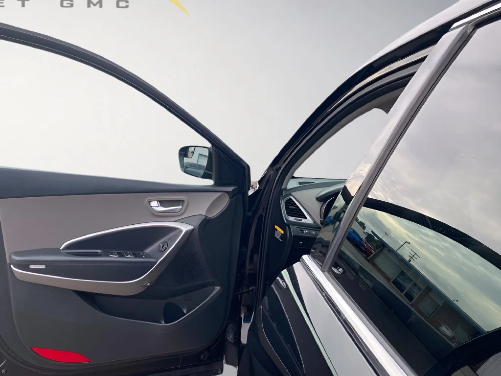 Used 2015  Hyundai  image 16