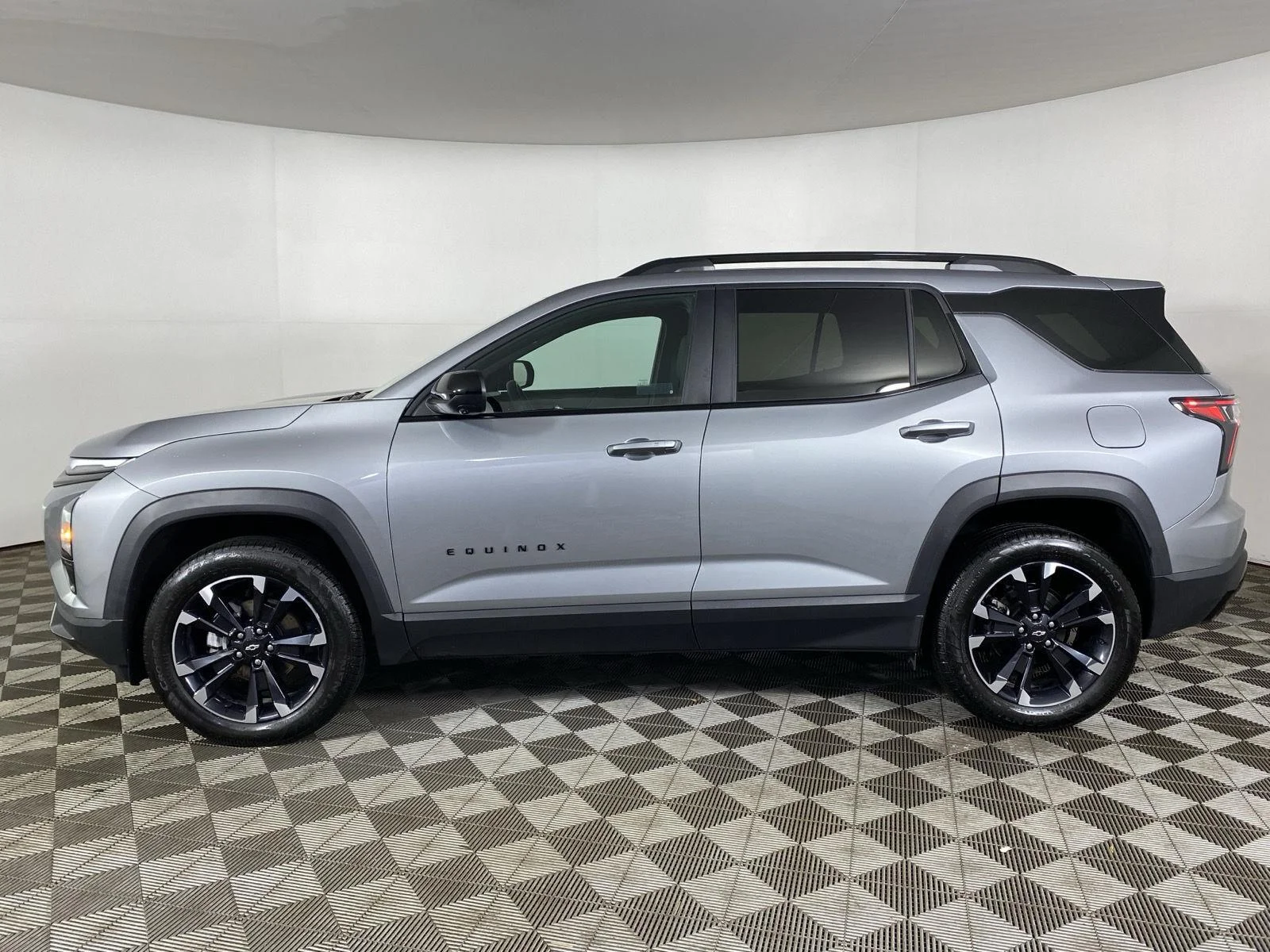 Used 2026 Sterling Gray Metallic Chevrolet AWD RS image 4