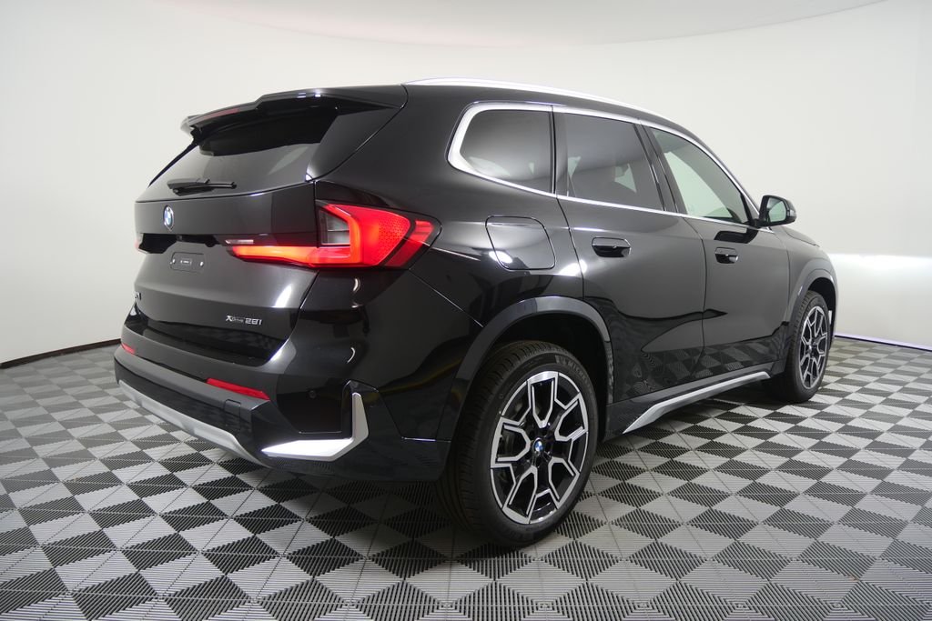 New 2026 Black Sapphire Metallic BMW xDrive28i image 3