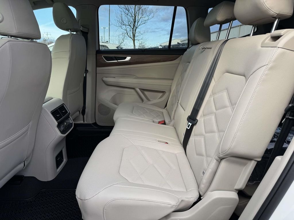 New 2026 White Volkswagen 2.0T SE w/Technology image 16