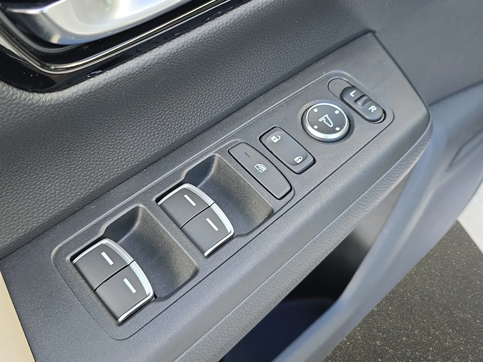 2024 Honda CR-V EX-L - Photo 25