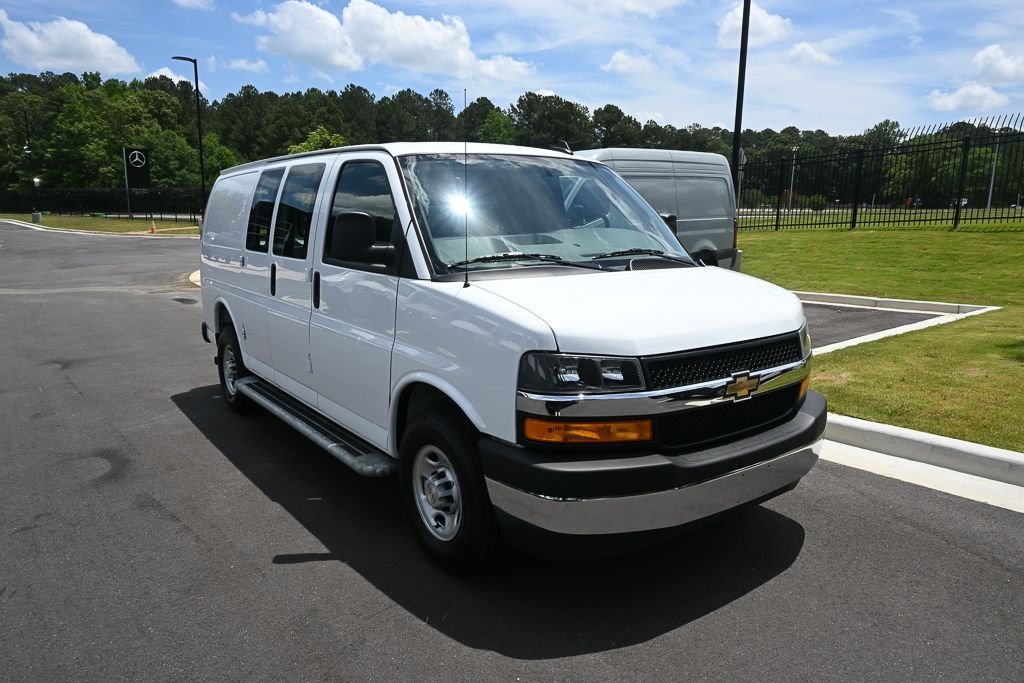 Used 2025 White Chevrolet Work Van image 21