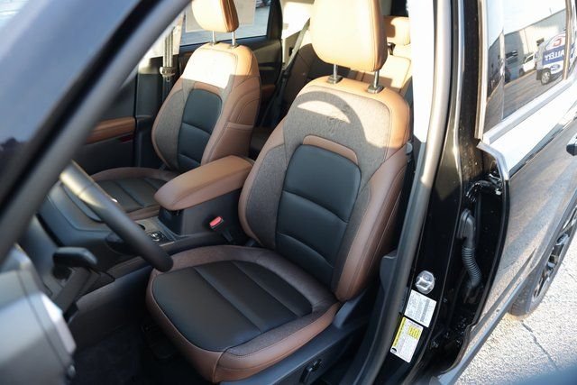 New 2025 Shadow Black Ford Outer Banks® image 9