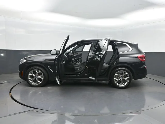 Used 2020 Black BMW xDrive30i image 38