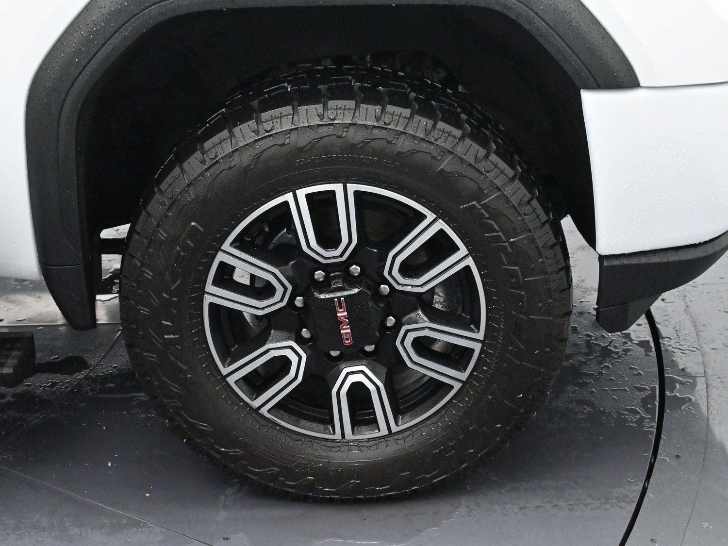 Used 2022 Summit White GMC AT4 image 34