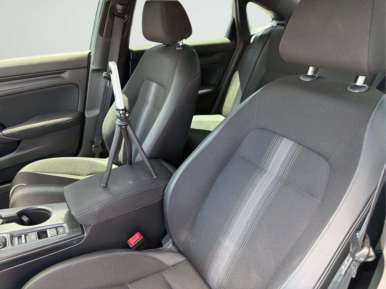 Used 2025  Honda Sport image 27