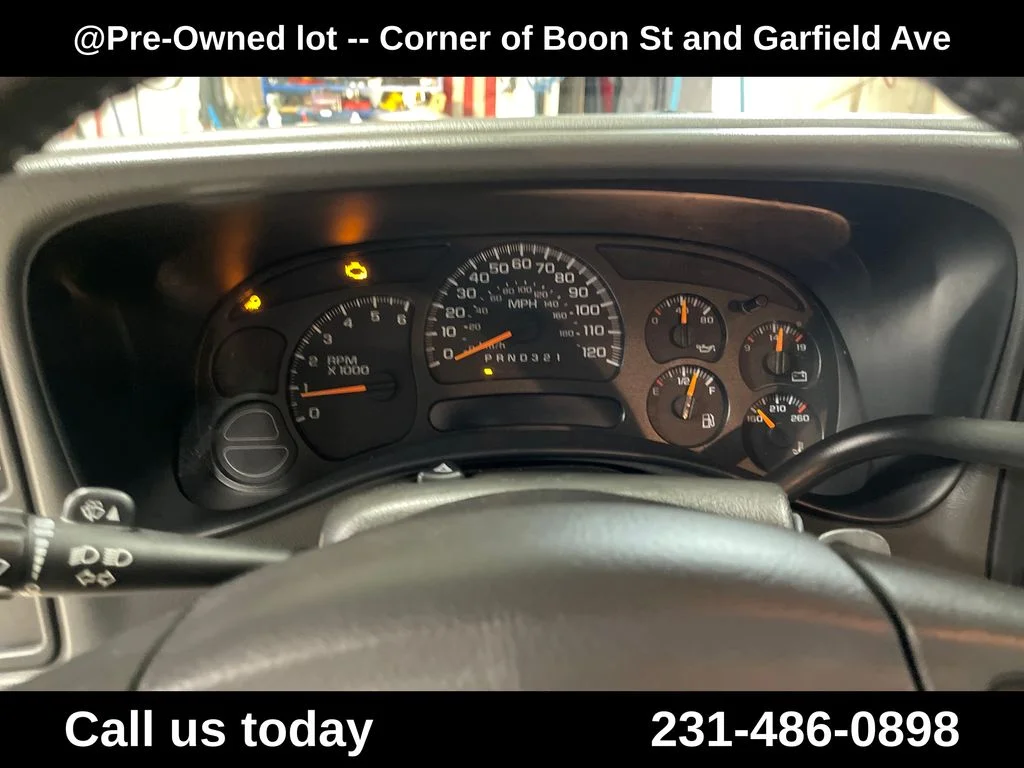 Used 2006 White Chevrolet LT image 21