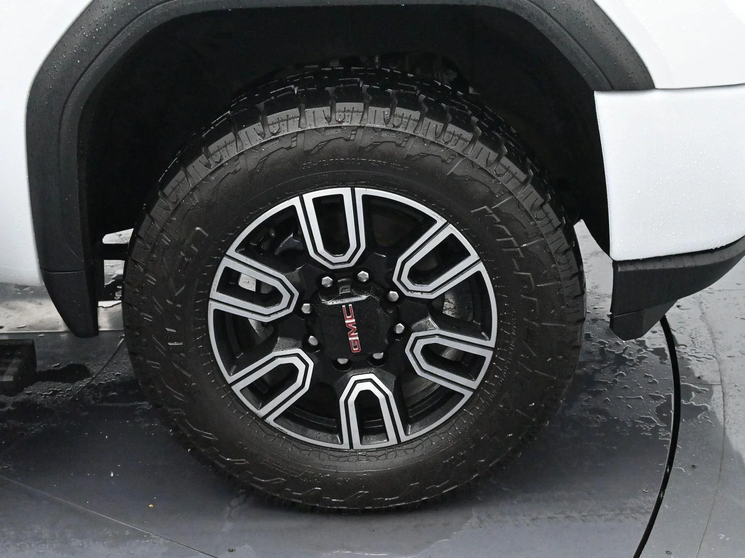 Used 2022 Summit White GMC AT4 image 34