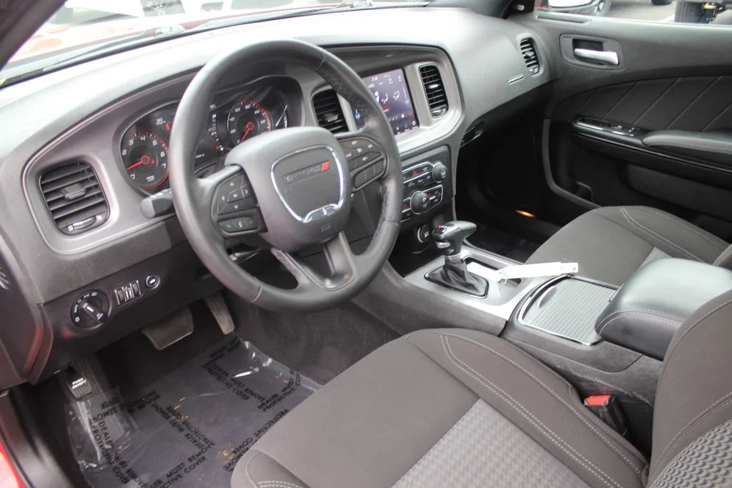 Used 2023 Red Dodge SXT image 3