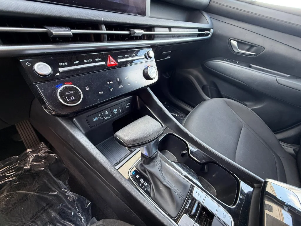Used 2025 Gray Hyundai SEL image 22