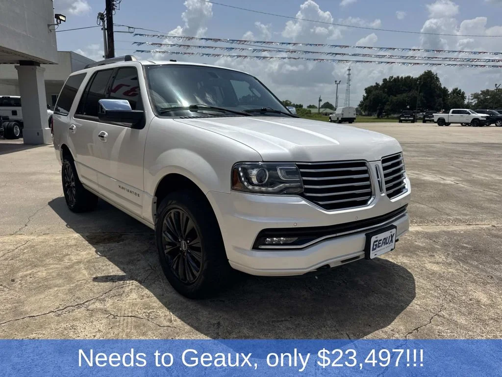 Used 2017 White Lincoln Select image 10
