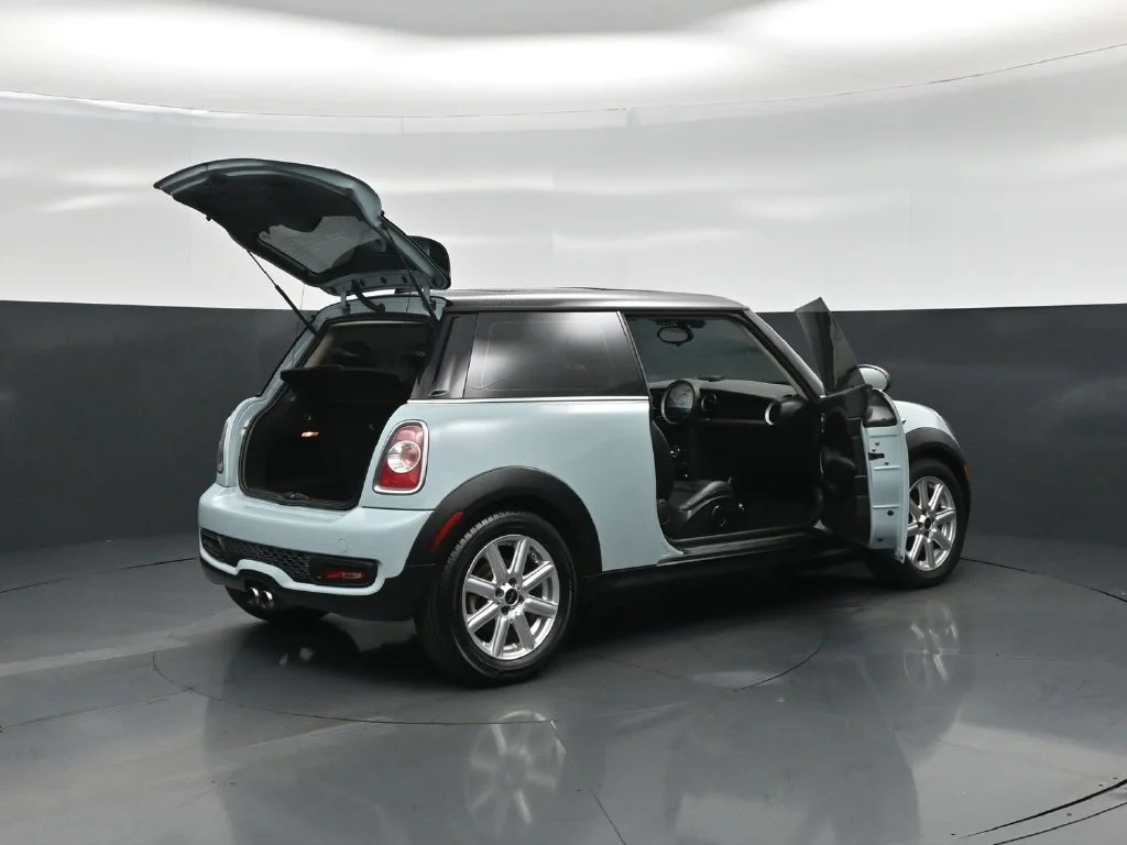 Used 2013 Blue MINI Base image 5