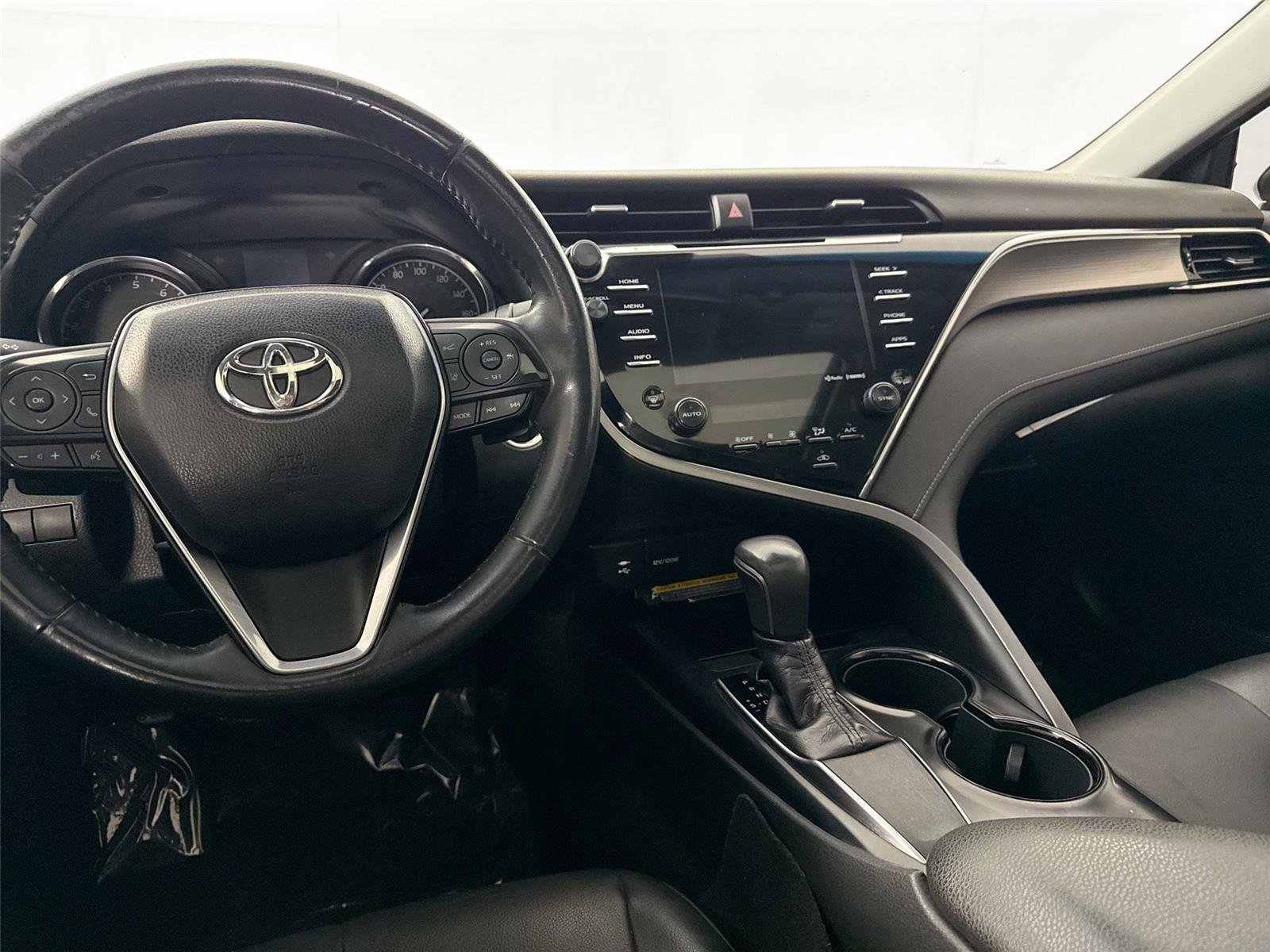 Used 2018 Galactic Aqua Mica Toyota SE image 31