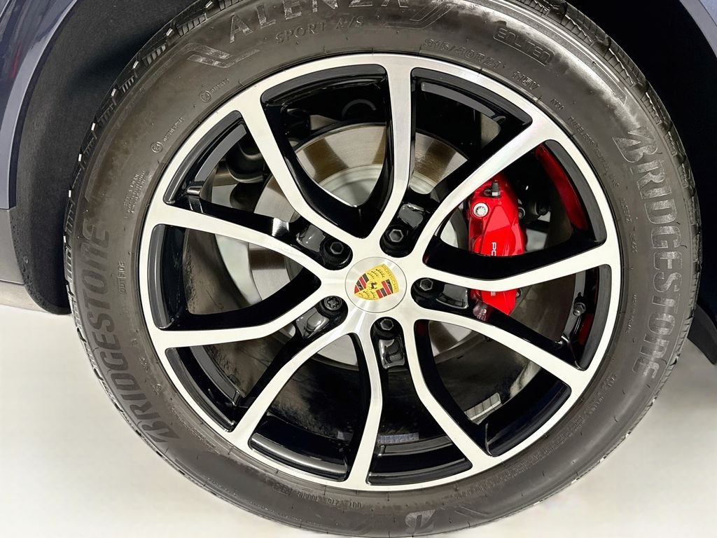 Used 2024  Porsche S image 33