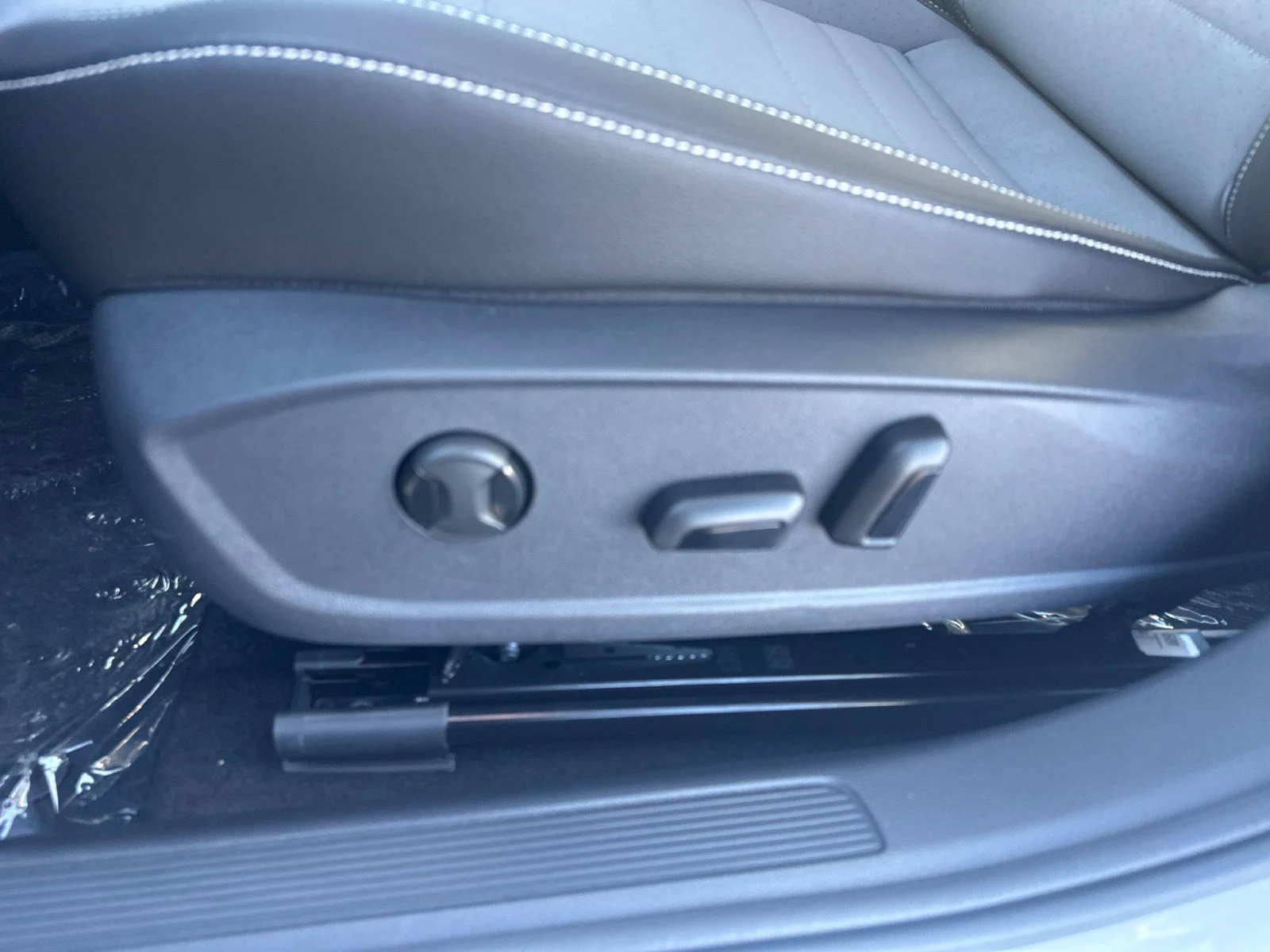 New 2027 White Volkswagen 1.5T SE image 11