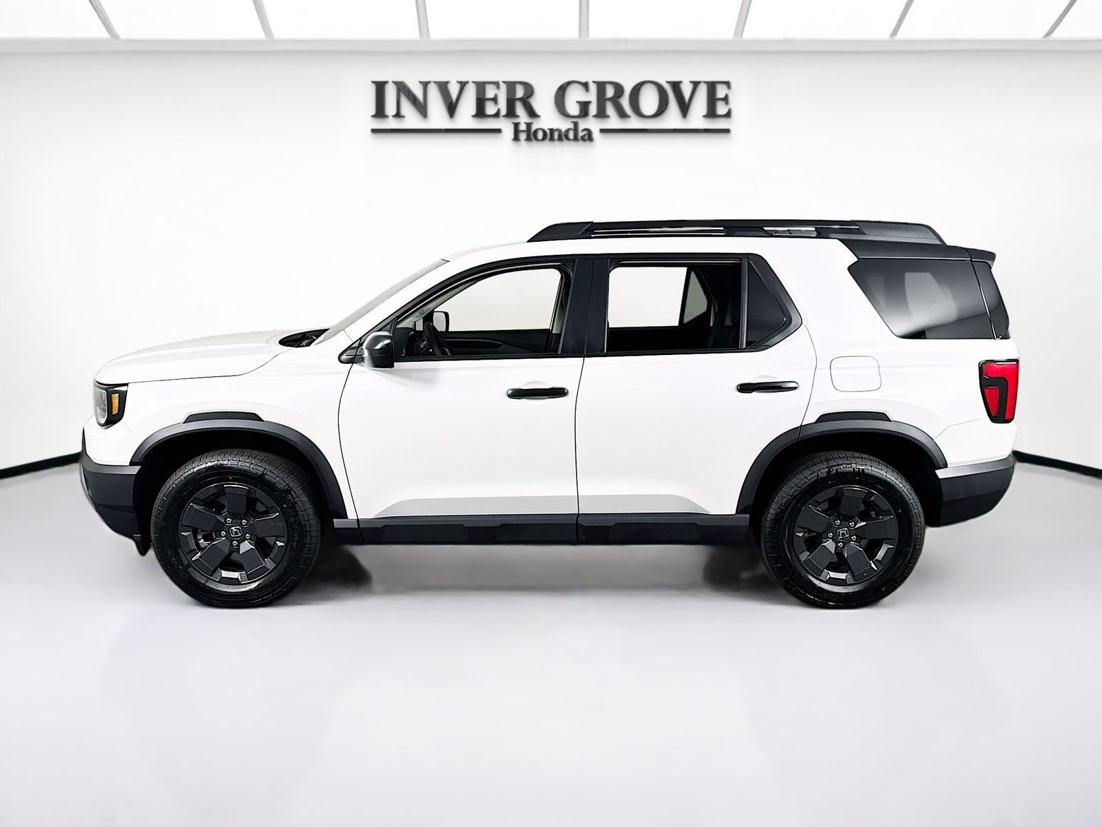 Certified Used 2026 Platinum White Pearl Honda RTL image 8