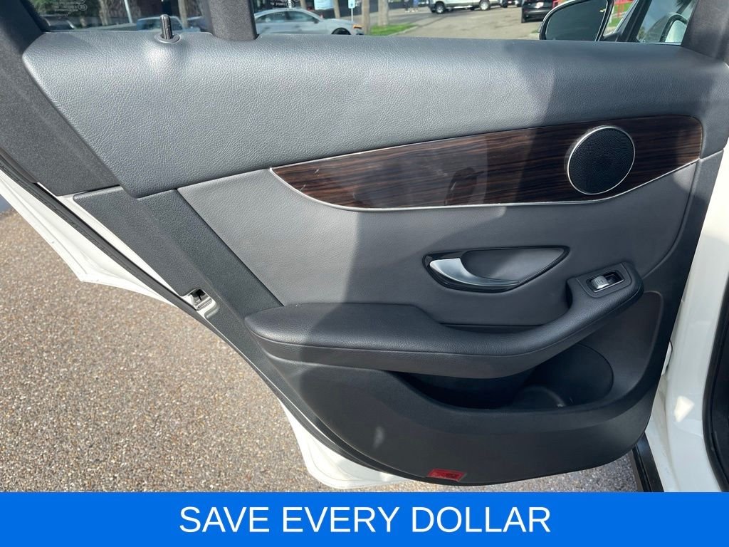 Used 2020  Mercedes-Benz GLC 300 image 22