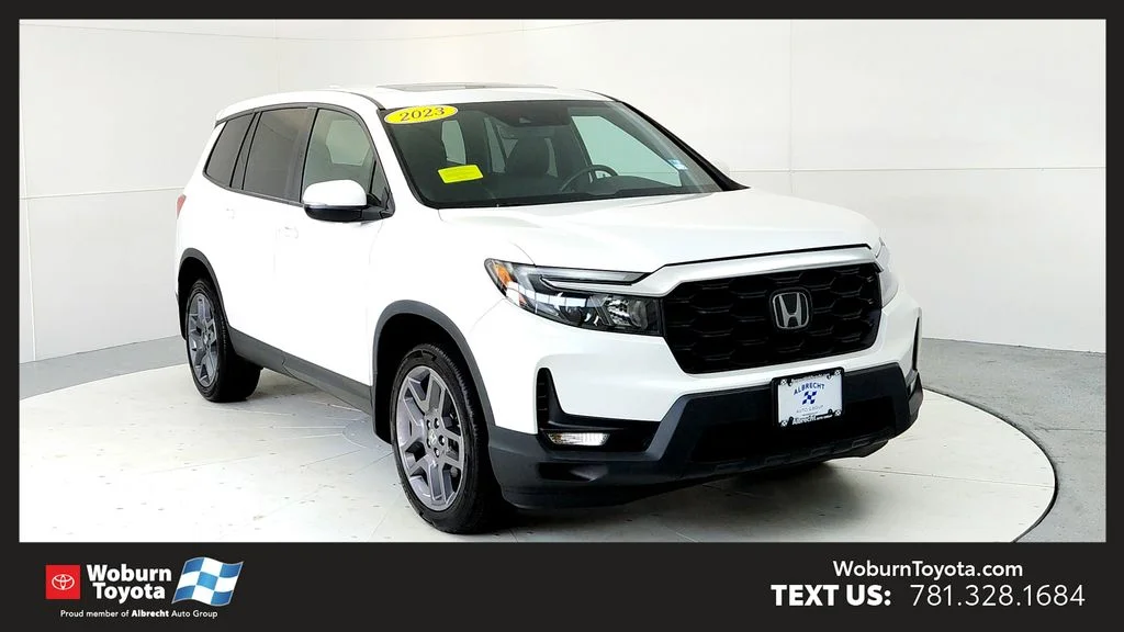 Used 2023 White Honda EX-L image 1