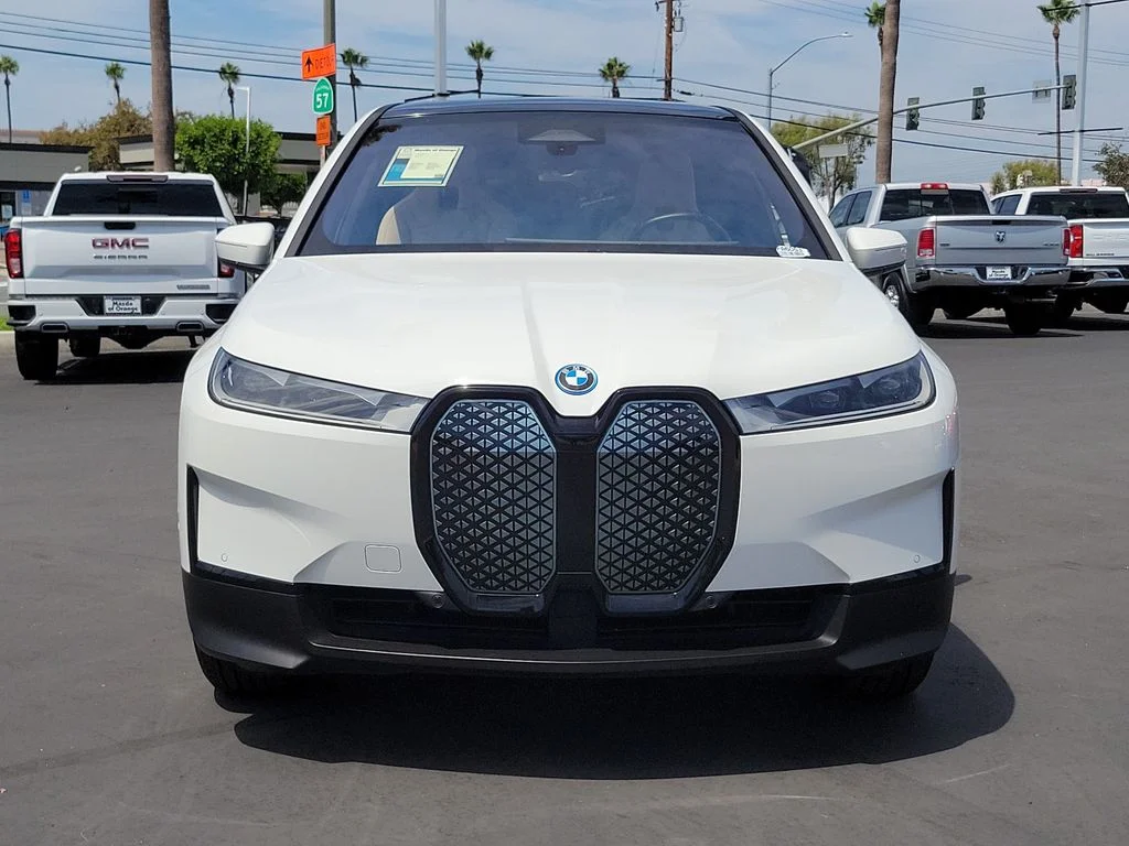 2025 BMW iX 50 - Photo 28