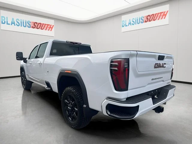 Used 2024 White GMC AT4 image 5