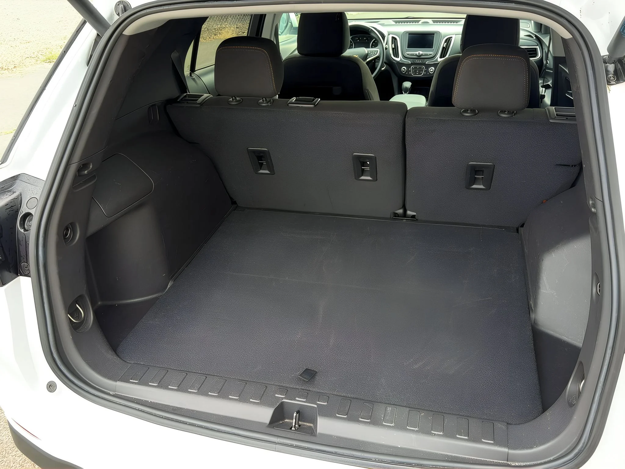 2024 Chevrolet Equinox LT - Photo 10