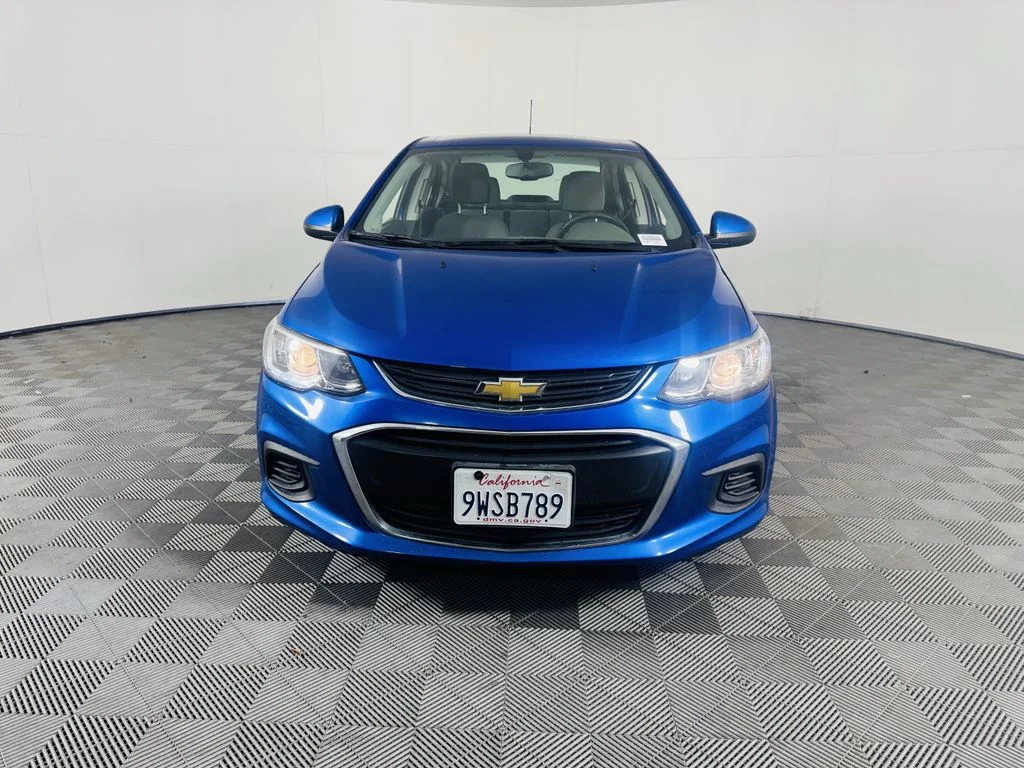 Used 2018 Blue Chevrolet LS image 3