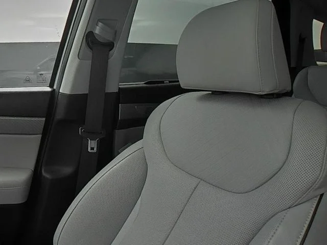 Used 2024 Silver Hyundai SEL image 39