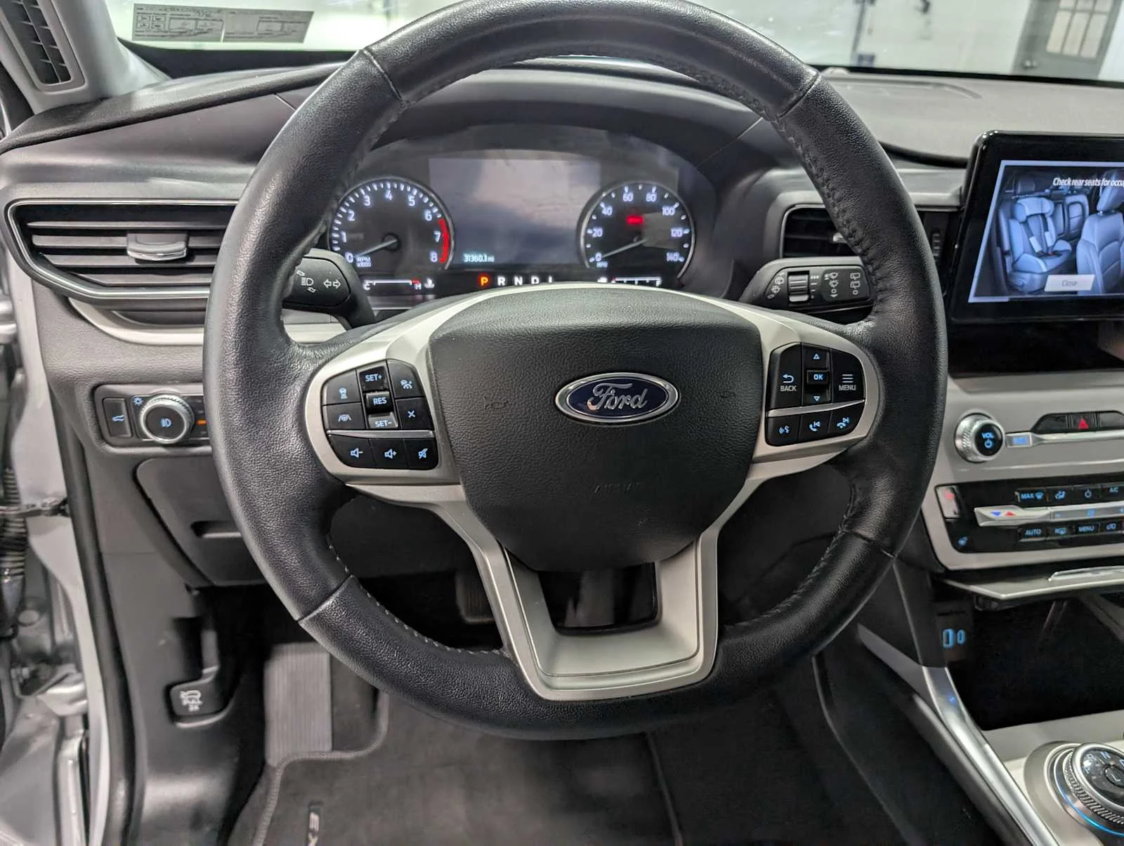 Used 2023 Iconic Silver Metallic Ford XLT image 38