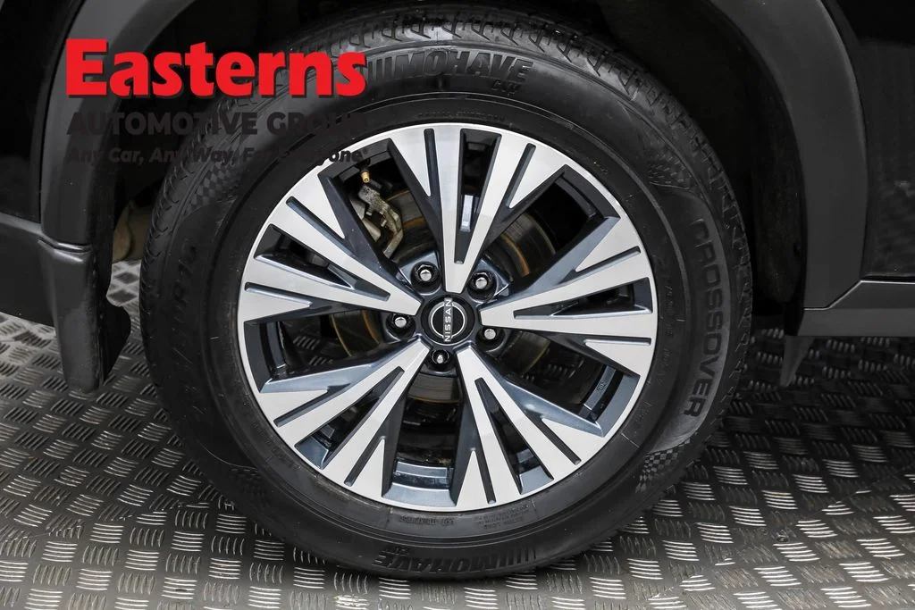 Used 2022 Black Nissan SV image 30
