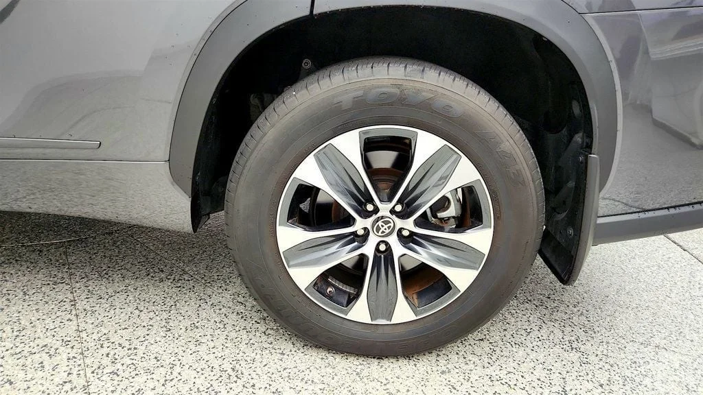 Used 2024 Magnetic Gray Metallic Toyota XLE AWD image 9