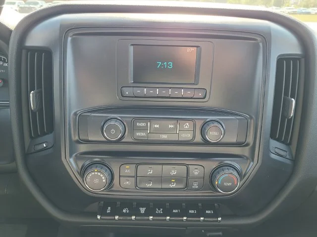 Used 2024 White Chevrolet 1WT image 18