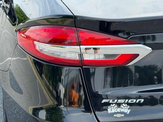 Used 2019 Black Ford SE image 21