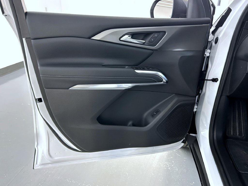 2027 Chevrolet Traverse LT - Photo 9