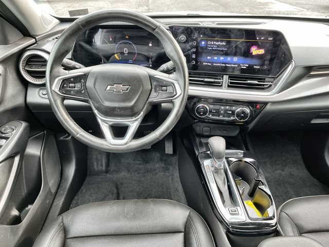 Certified Used 2025 Summit White Chevrolet ACTIV image 12