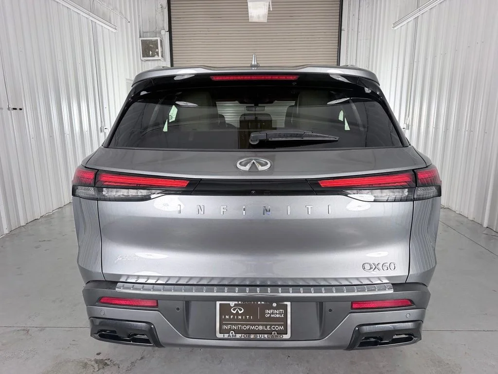 Used 2024 Gray INFINITI LUXE image 7