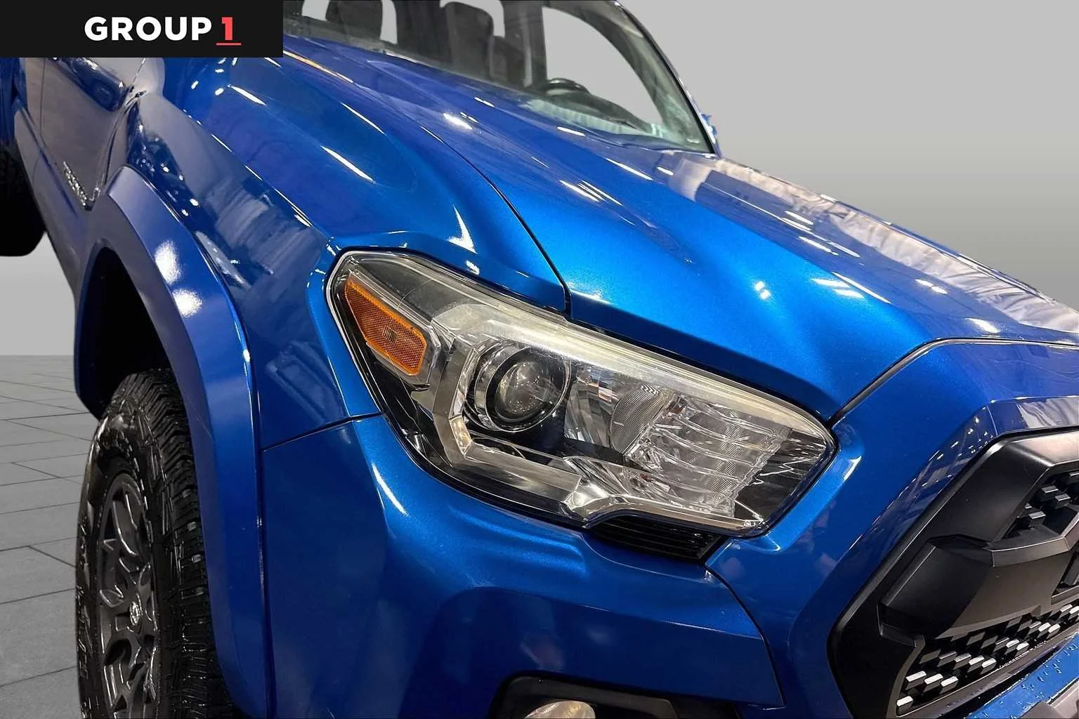 Certified Used 2017 Blazing Blue Pearl Toyota SR5 image 27