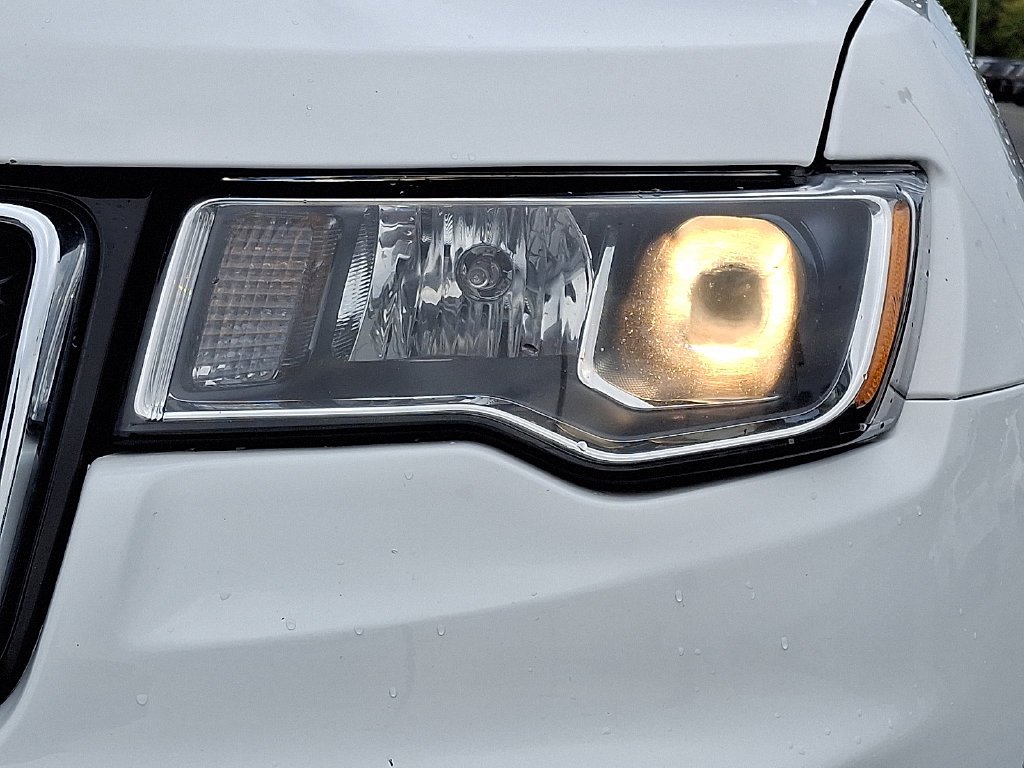 Used 2022 White Jeep Limited image 10