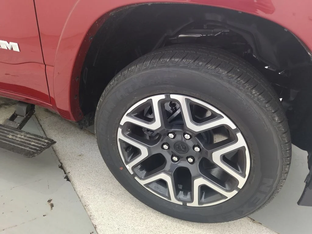 New 2026 Molten Red Pearl-Coat Exterior Paint RAM Laramie image 35