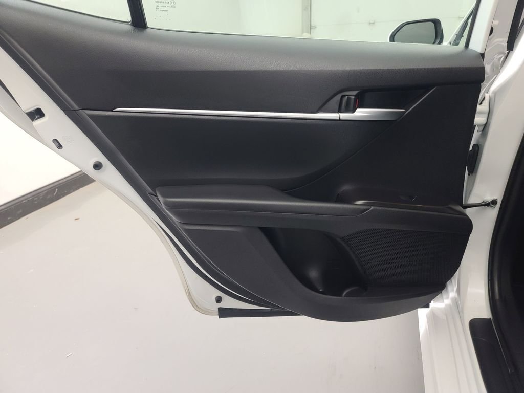 2024 Toyota Camry SE - Photo 19