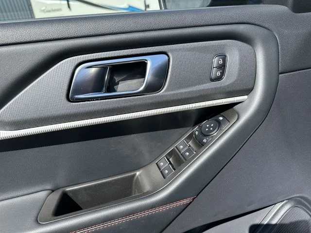 New 2026 Agate Black Metallic Ford ST-Line image 17