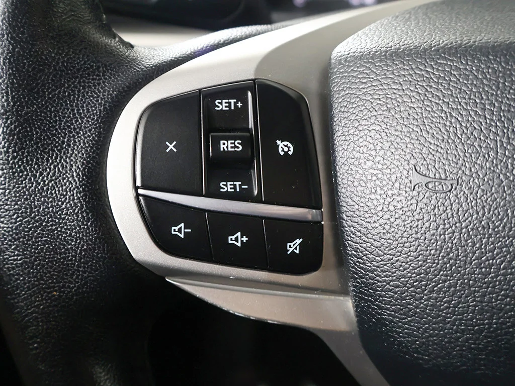 Used 2022 Silver Ford XLT image 38