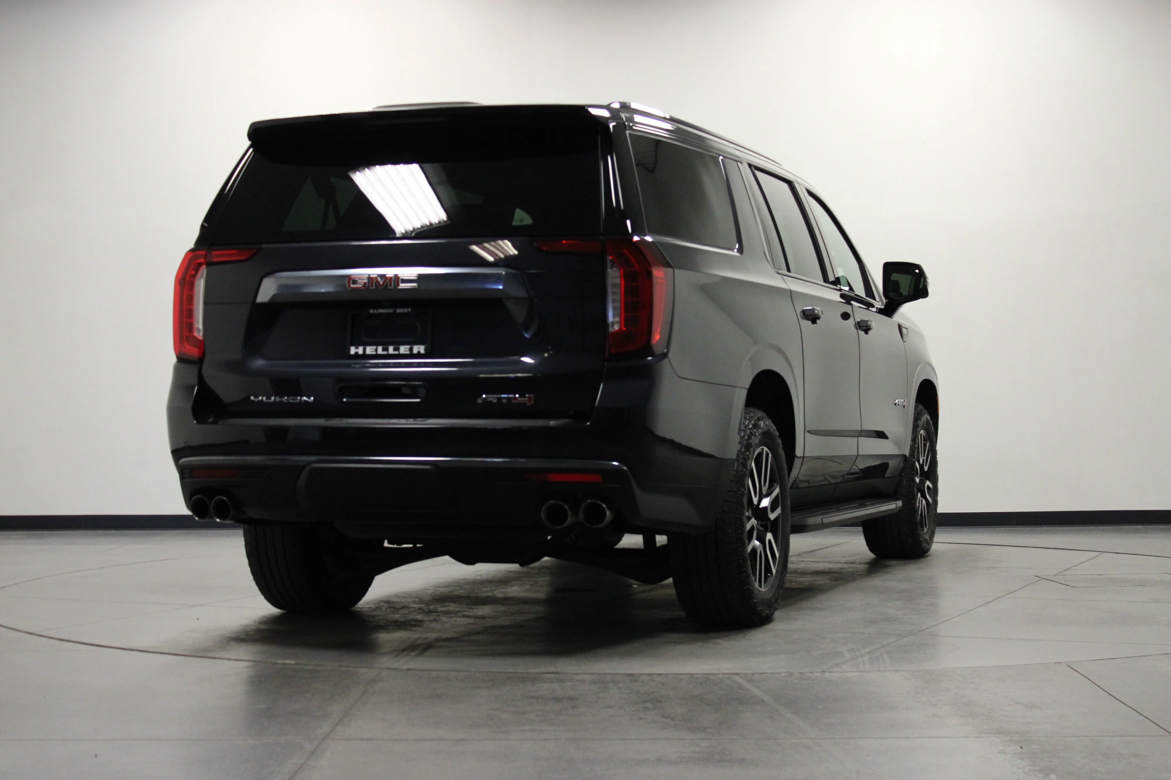 Used 2024 Titanium Rush Metallic GMC AT4 image 4