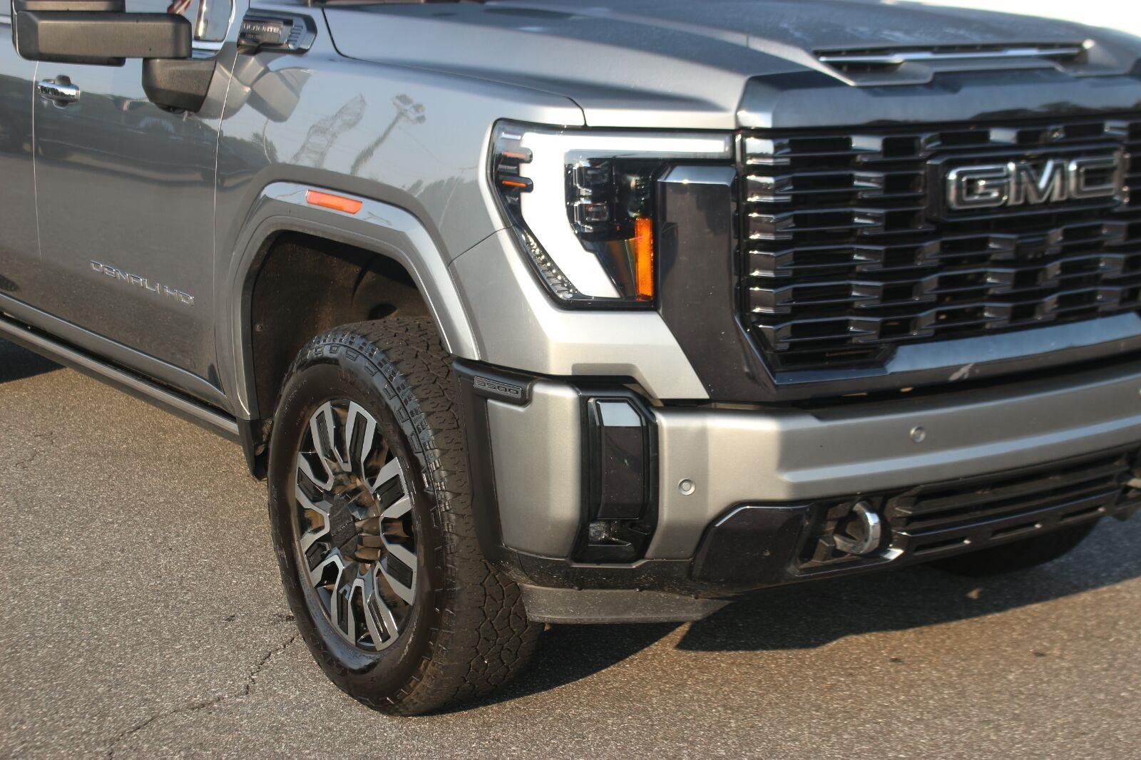 Used 2024 Sterling Metallic GMC Denali Ultimate image 9