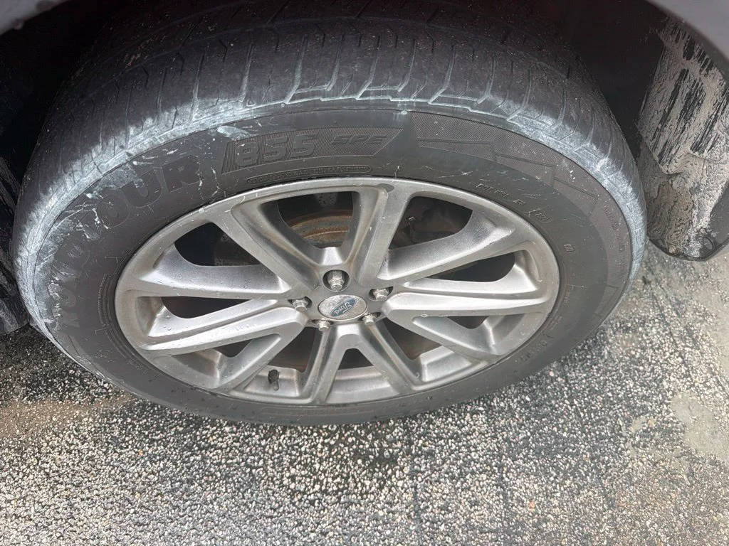 Used 2016 Red Ford Limited image 11
