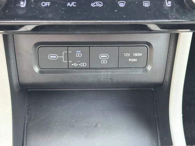Used 2025 Black Hyundai Limited image 29